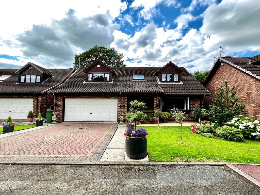 4 bed detached house for sale in Hope Green Way, Adlington