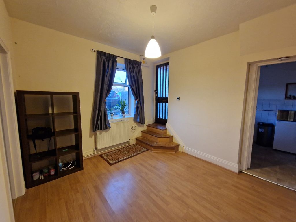 1 bed flat to rent in 55 West Hill Road, Bournemouth, Dorset BH2, £925