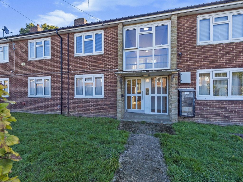 1 bed flat for sale in Haynes Close, Welwyn Garden City AL7 Zoopla