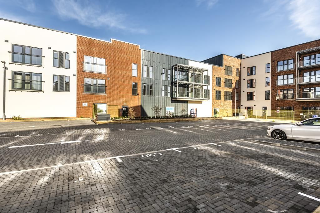 1 bed flat to rent in Graven Hill, Bicester OX25 Zoopla