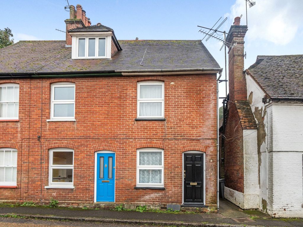 4 bed end terrace house for sale in Pound Lane, Godalming GU7, £450,000