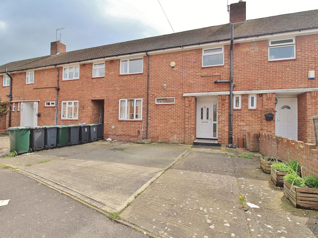 4 bed terraced house for sale in Chalton Crescent, Havant PO9 Zoopla