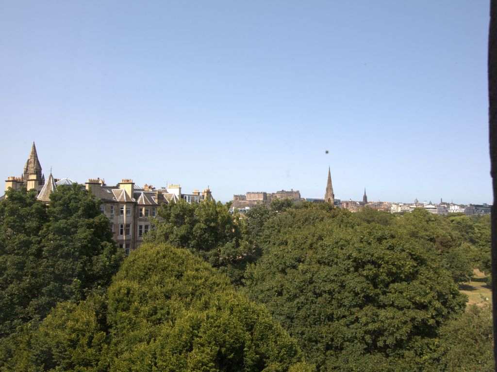 4 (4F3) Bruntsfield Terrace, Edinburgh EH10  