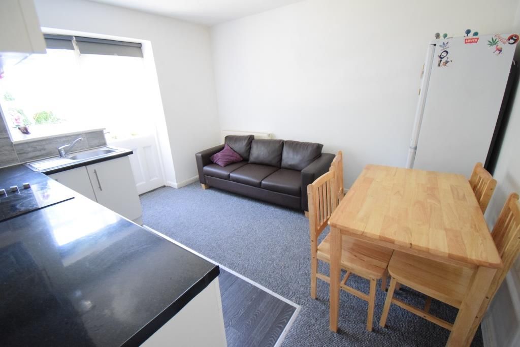 3 bed flat to rent in Litchfield Court, Litchfield Way, Hampstead