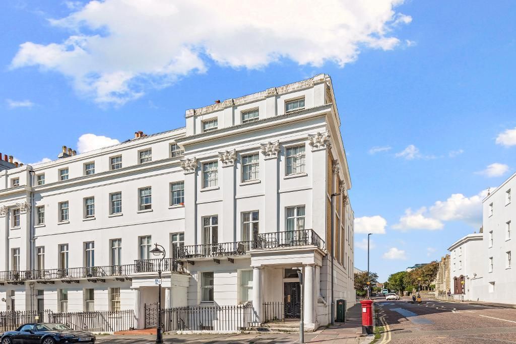 1 bed flat to rent in Sussex Square, Brighton BN2, £1,650 pcm Zoopla