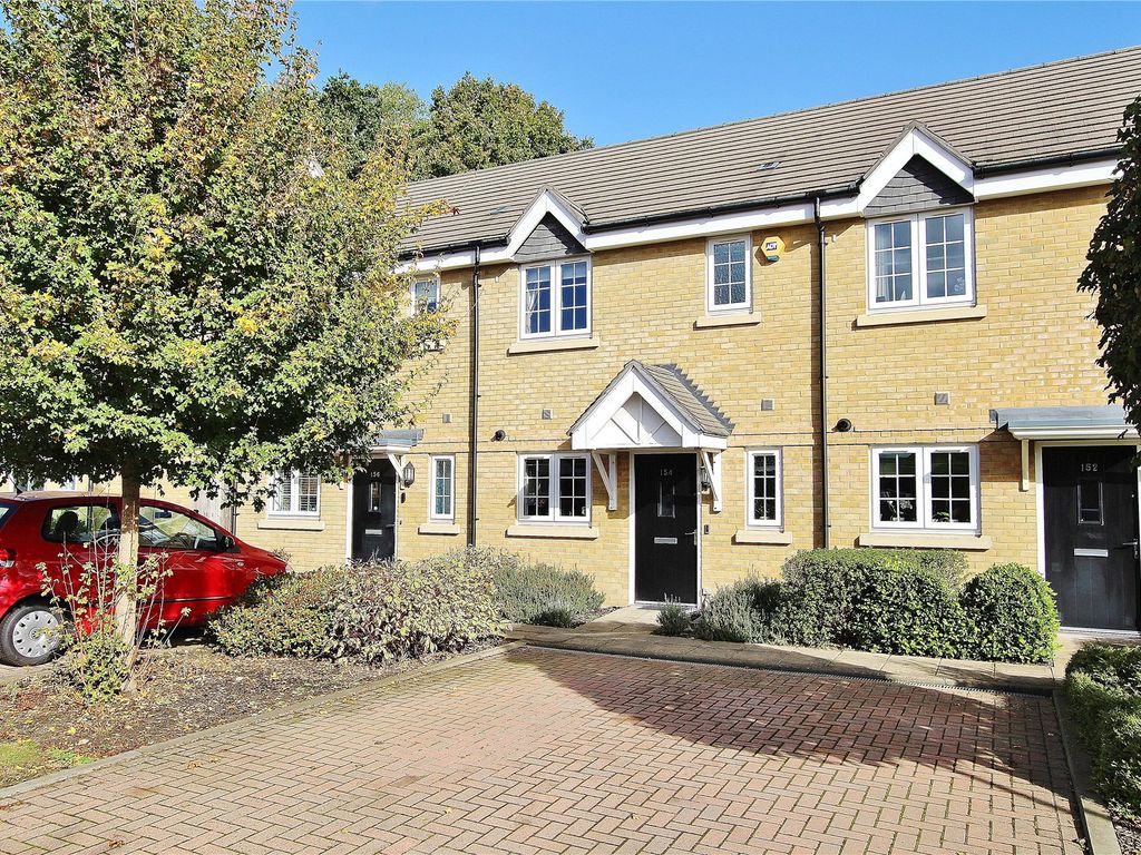 2 bed detached house for sale in Woking, Surrey GU21, £450,000 Zoopla