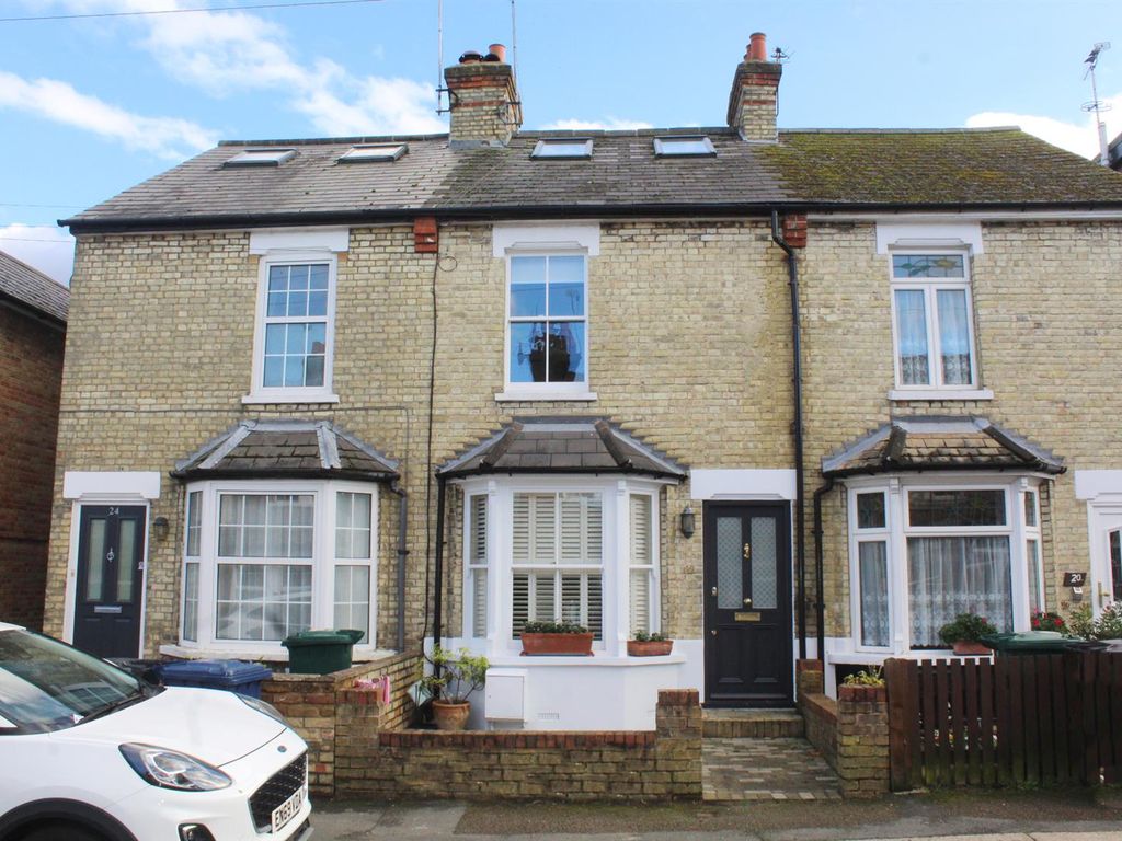 3 bed terraced house for sale in Calvert Road, EN5, £750,000