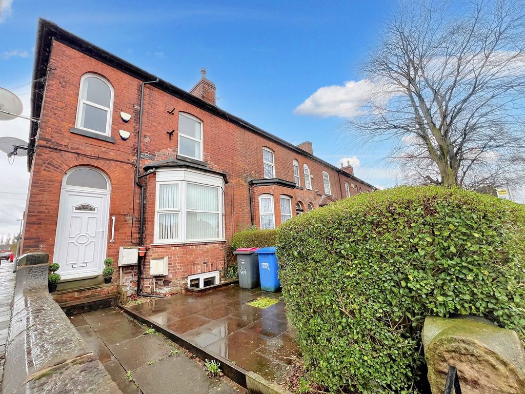 3 bed end terrace house for sale in Liverpool Road, Eccles M30, £
