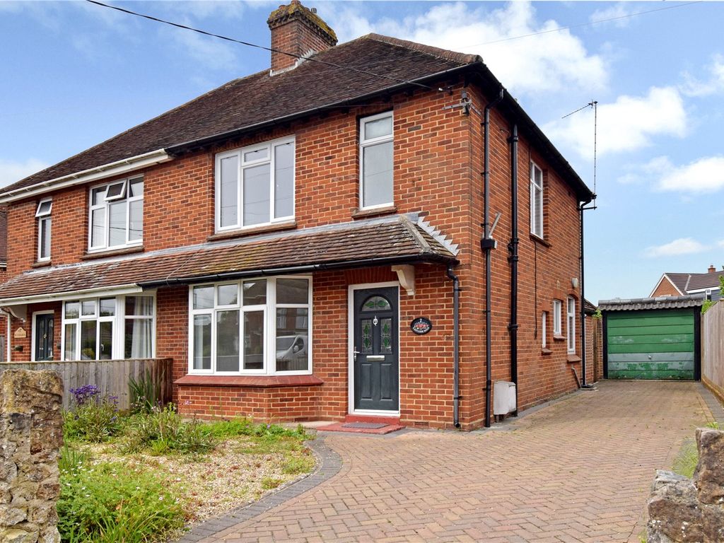 3 bed detached house for sale in Eastleigh Road, Devizes, Wiltshire