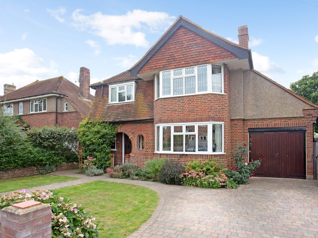 4 bed detached house for sale in Broadhurst, Ashtead KT21, £1,150,000