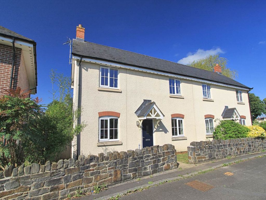 3 bed semidetached house to rent in Kings Meadow, Charfield, Wotton