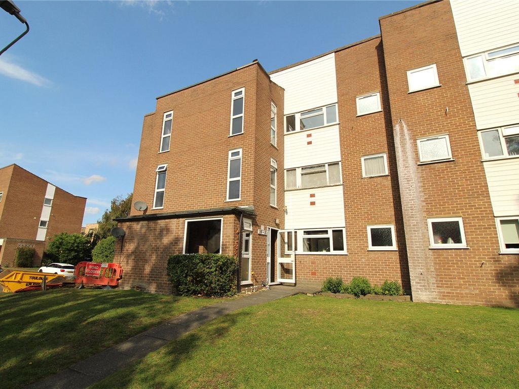 Studio for sale in Kempton Close, Erith DA8, £150,000 Zoopla