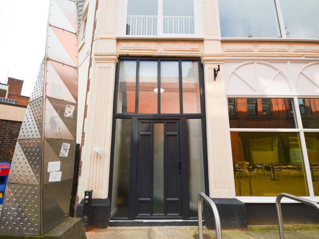 Studio to rent in Hunters House, Town Centre, Swindon SN1 Zoopla