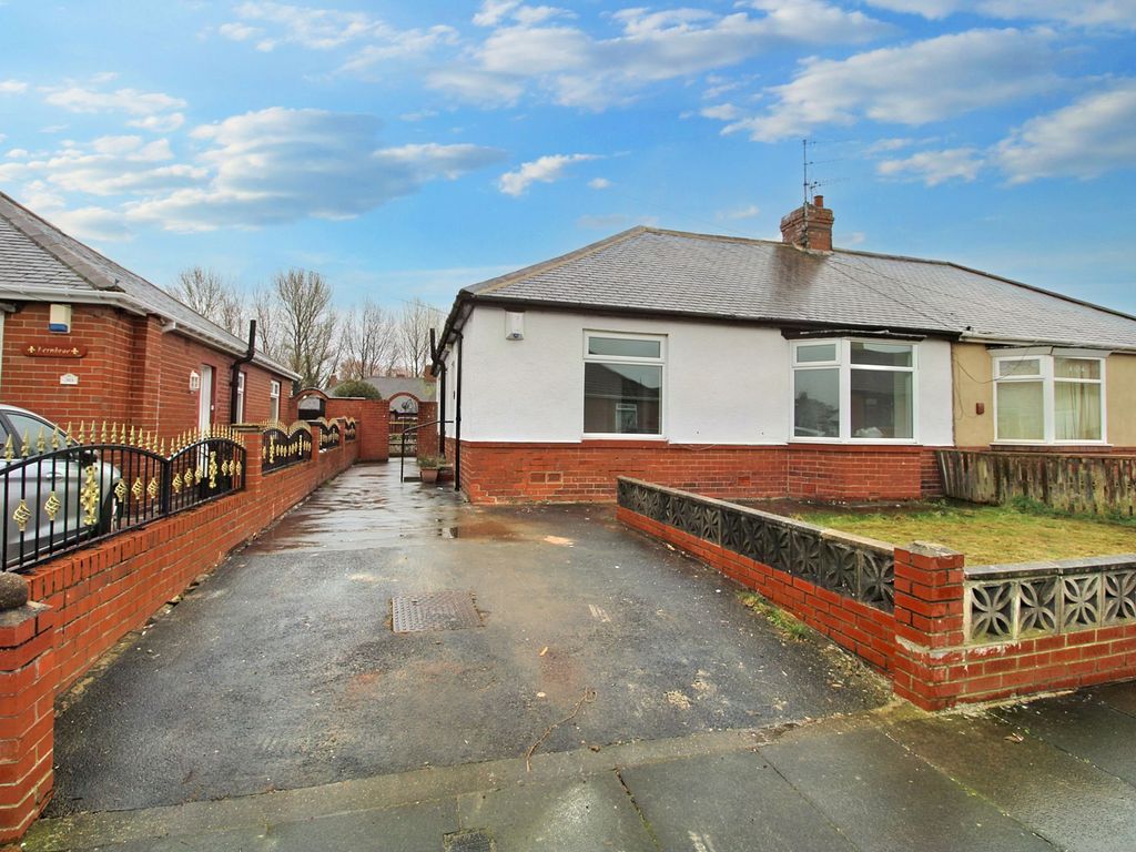 3 bed bungalow for sale in Baret Road, Walkergate, Newcastle Upon Tyne