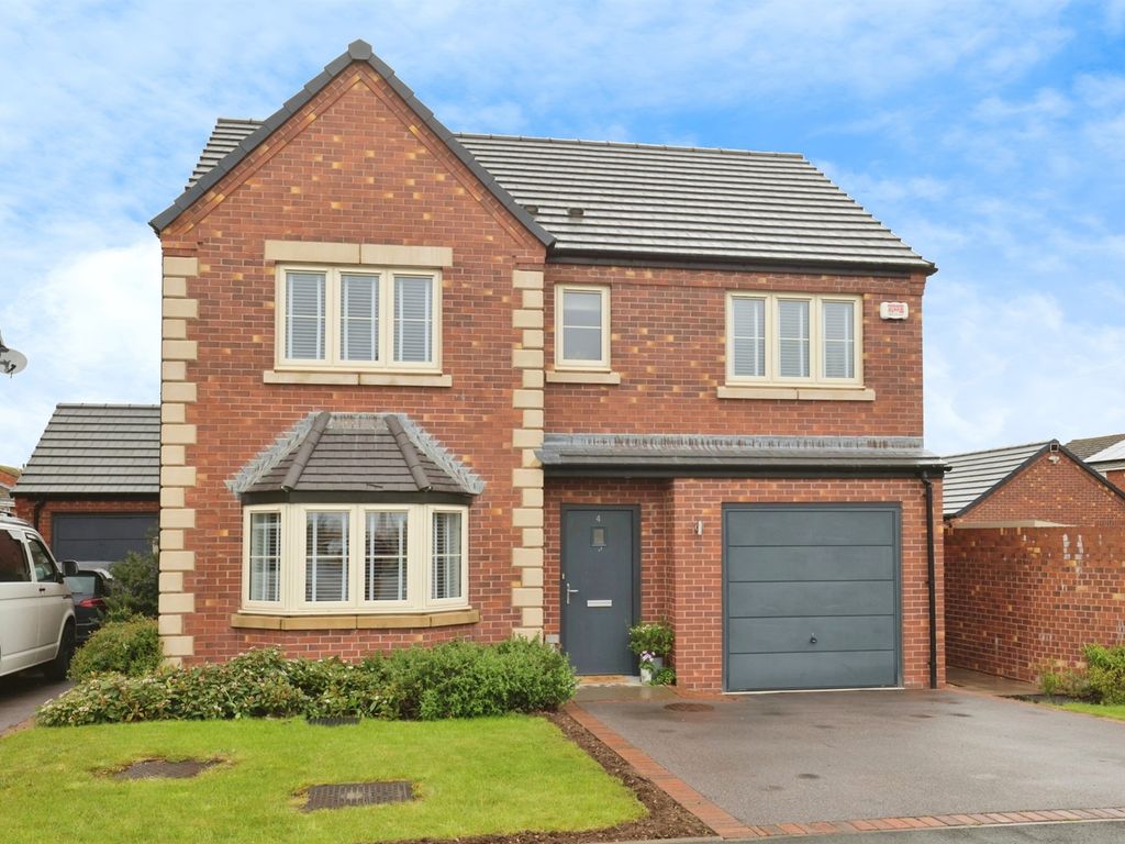 4 bed detached house for sale in Ashbourne Way, Radford Semele