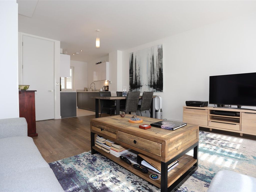 Cotton House, 21 Blossom St M4  