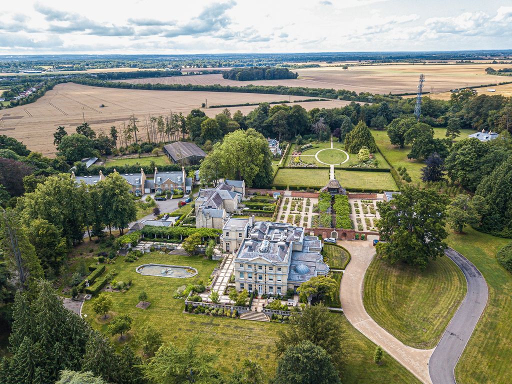 4 bed semidetached house for sale in Mawson Avenue, Littlewick Green