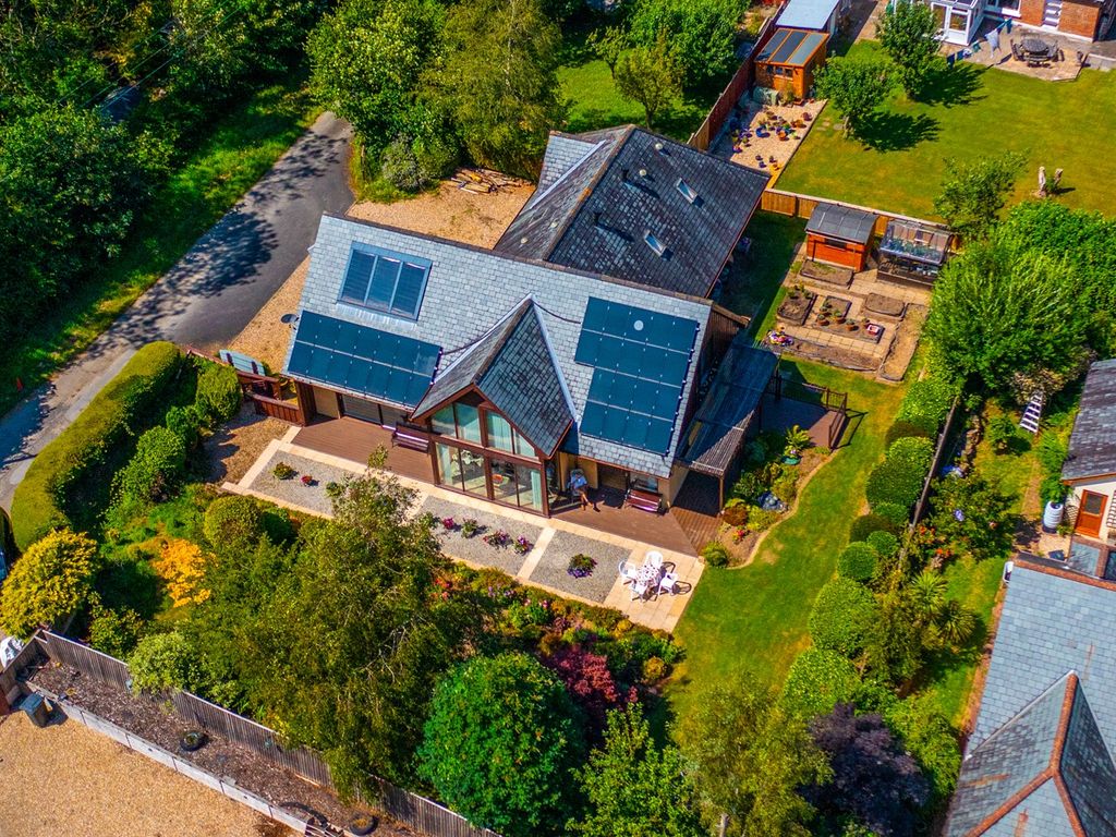 3 bed detached house for sale in Yelland Road, Fremington, Barnstaple