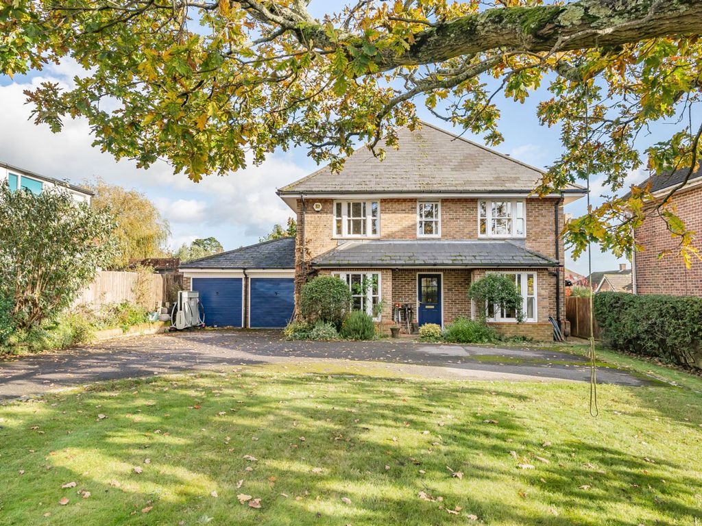 4 bed detached house for sale in Hollybank Lane, Emsworth PO10, £