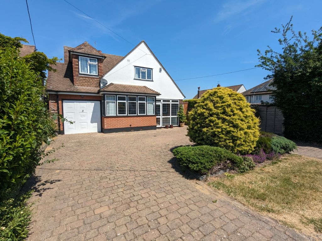 4 bed detached house for sale in Hillside Road, Hockley SS5 Zoopla