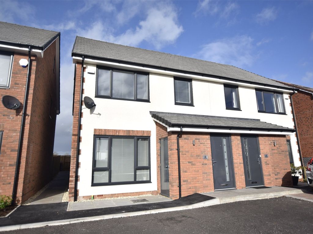 3 bed semidetached house for sale in Beacon Lane, Winterbourne