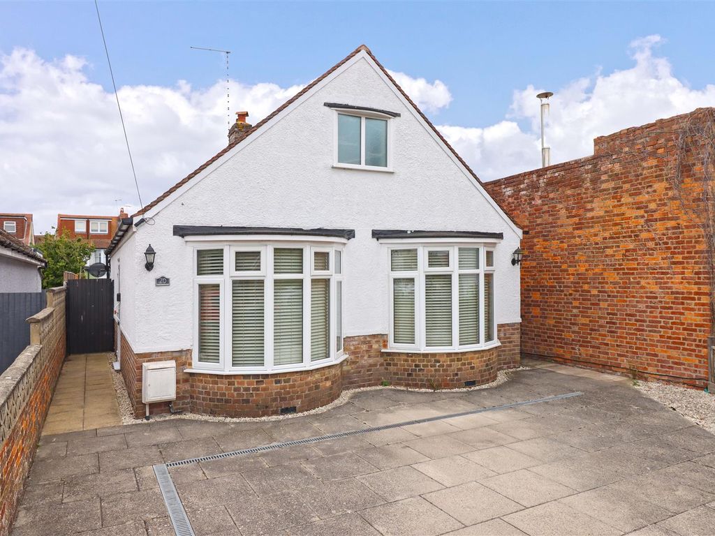 2 bed detached bungalow for sale in Livesay Crescent, Broadwater