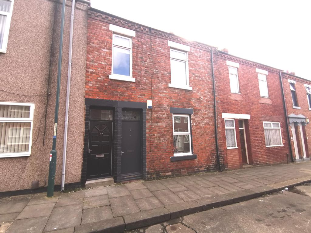 3 bed flat to rent in Whitehall Street, South Shields, South Tyneside