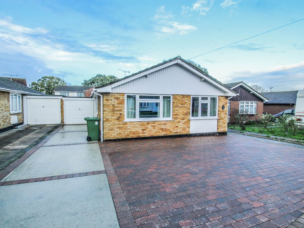 3 bed detached bungalow for sale in St. Davids Way, Wickford SS11 Zoopla