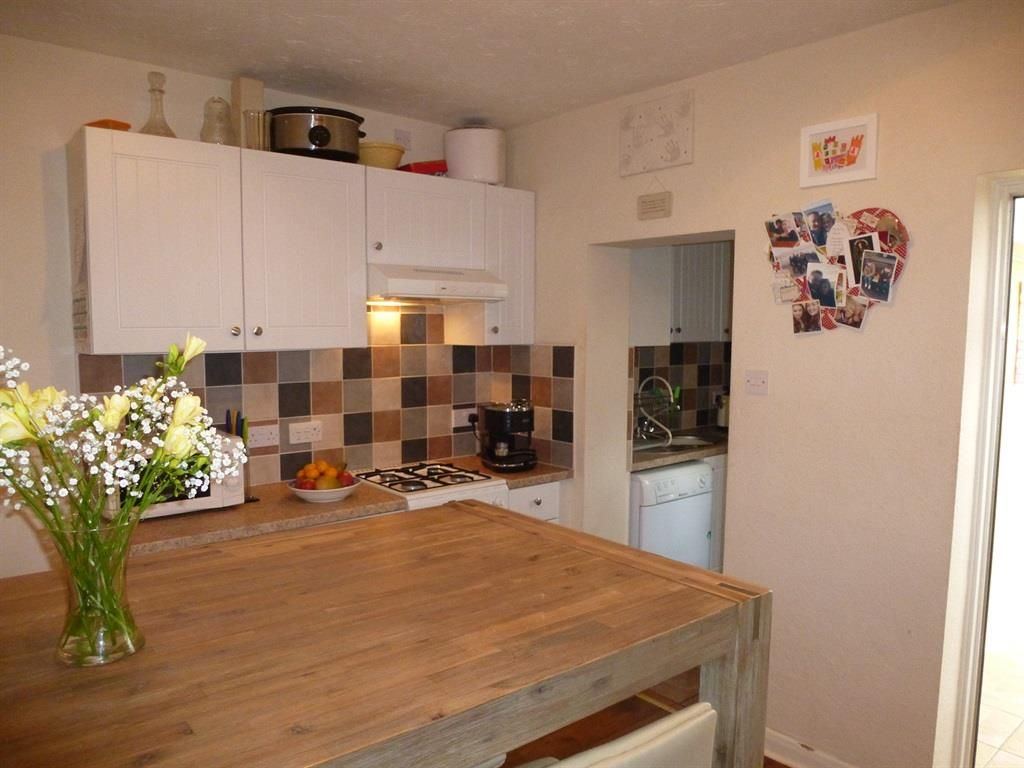 2 bed property to rent in Aylsham Road, North Walsham NR28, £825 pcm