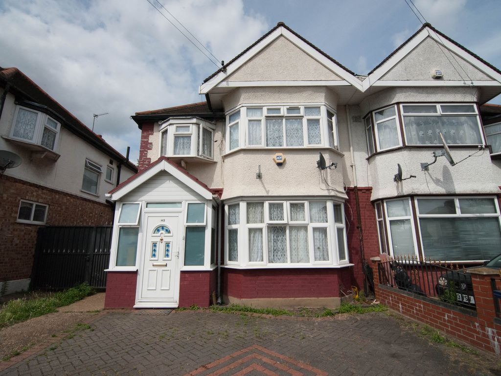 Property Details For Dormers Wells Lane Southall Ub1 3ja Zoopla