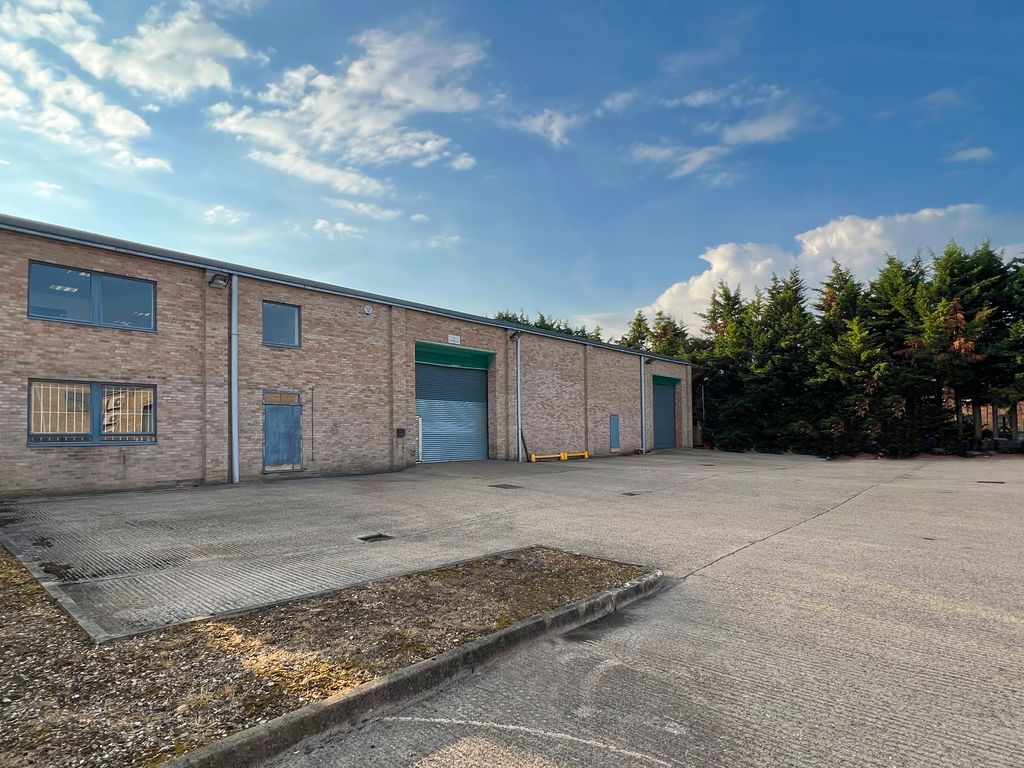 Industrial to let in Unit S Thames Industrial Estate, Fieldhouse Lane