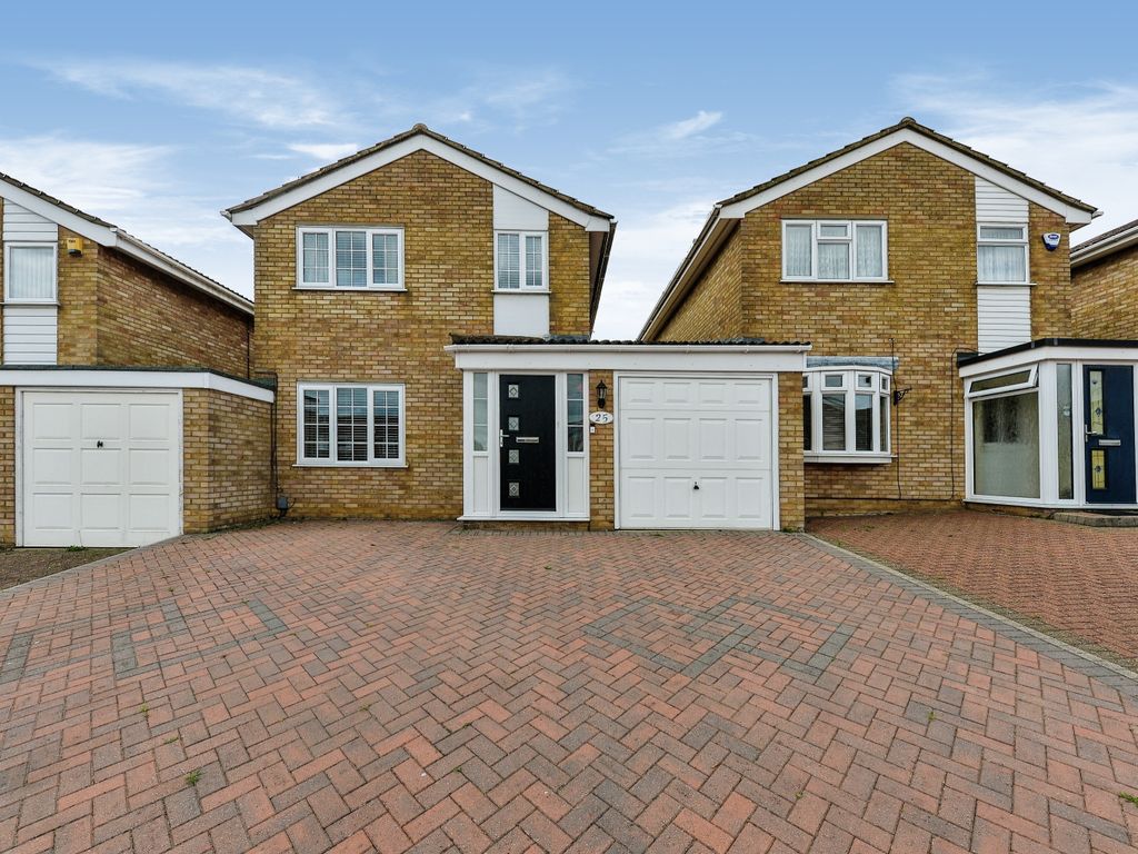 3 Bed Link Detached House For Sale In Oving Close Luton Bedfordshire