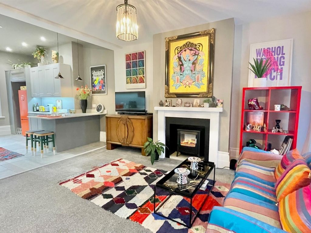 4 bed town house for sale in Cambridge Gardens, Hastings TN34 Zoopla