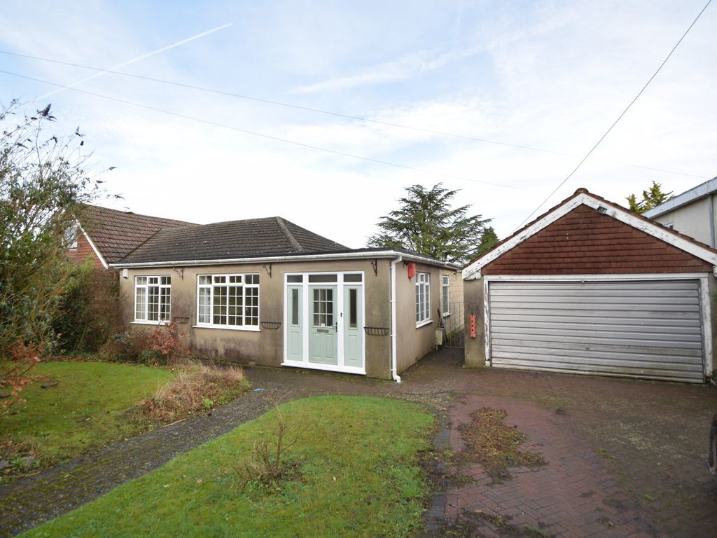 3 bed bungalow for sale in Common Road, Chatham, Kent ME5, £425,000