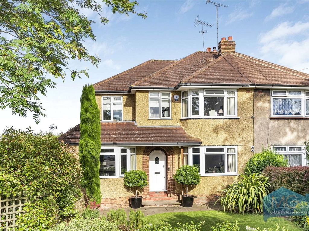 4 bed semidetached house for sale in Derwent Avenue, EN4 Zoopla