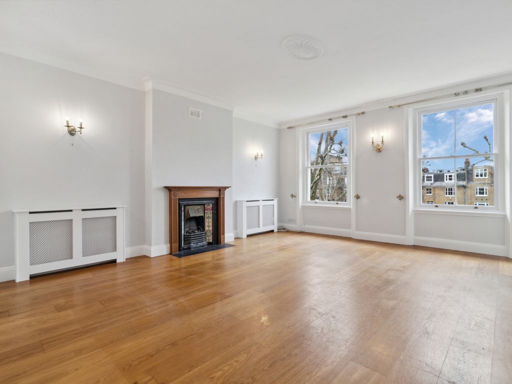 3 bed flat to rent in Randolph Crescent, Warwick Avenue Station W9, £