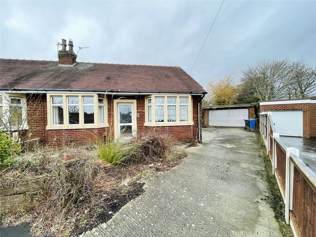 2 bed bungalow for sale in Northwood Way, PoultonLeFylde, Lancashire