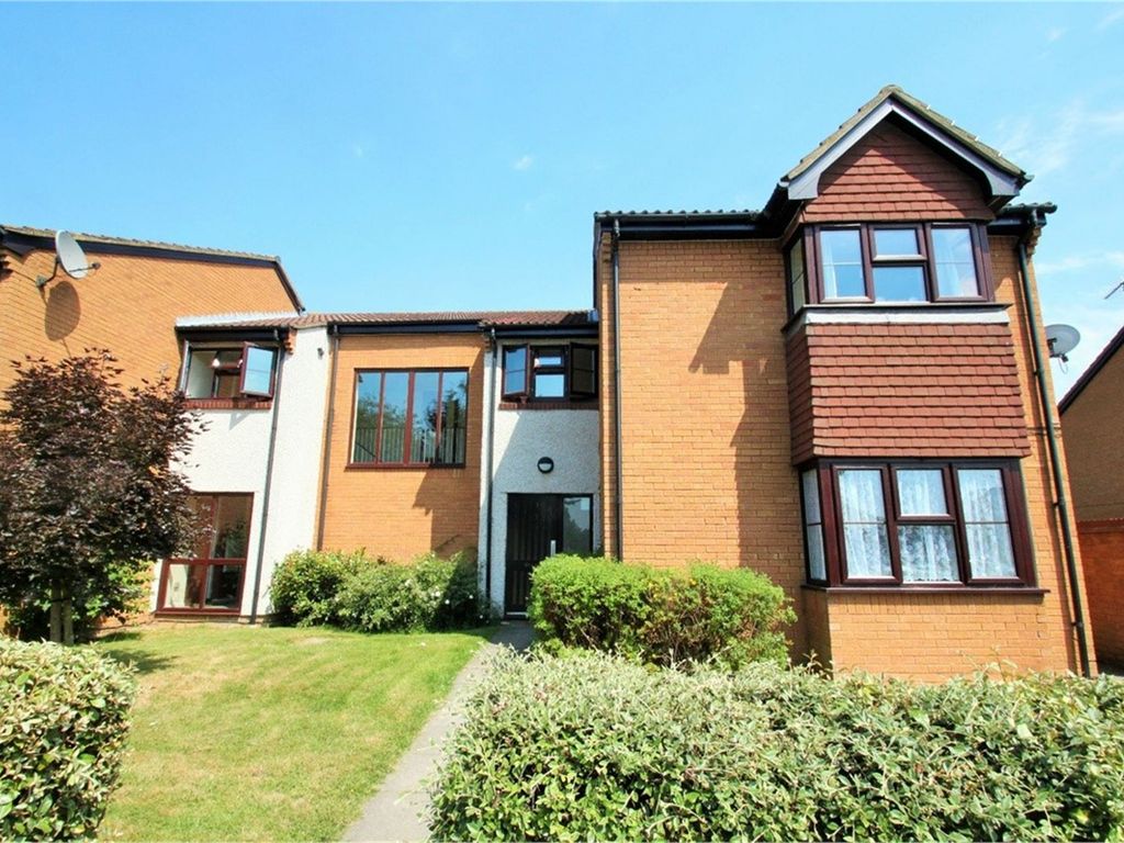 Studio to rent in Clarkes Drive, Uxbridge, Greater London UB8 Zoopla
