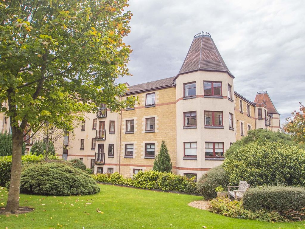 3 bed flat to rent in West Bryson Road, Polwarth, Edinburgh EH11, £