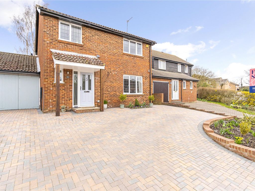 4 bed detached house for sale in Welbeck Rise, Harpenden, Hertfordshire