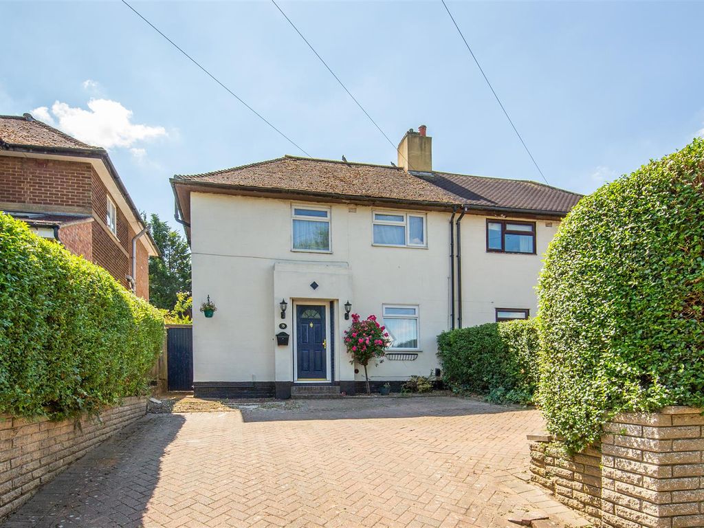 3 bed semidetached house for sale in Totternhoe Road, Dunstable LU6