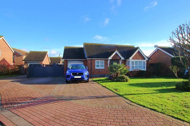 2 bed bungalow for sale in Garden Village, North Killingholme