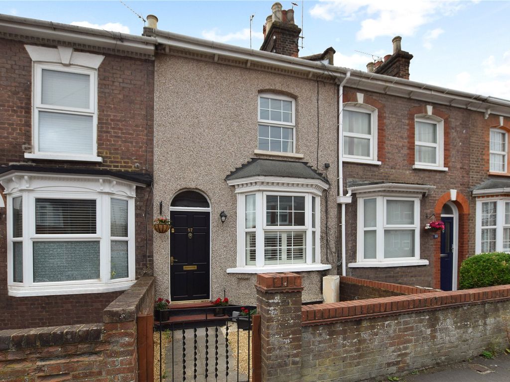 2 bed terraced house for sale in Victoria Street, Dunstable