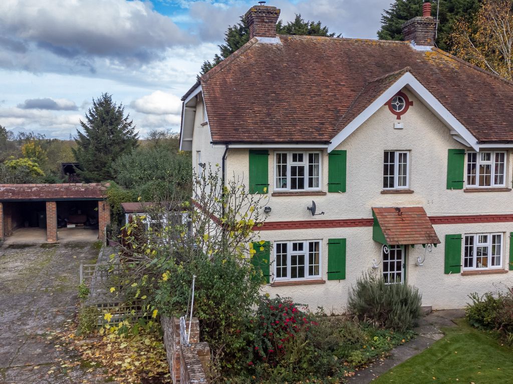 4 bed detached house for sale in Hatches Lane, Great Kingshill, High