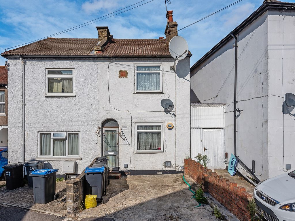 2 bed semidetached house for sale in Road, Croydon CR0, £