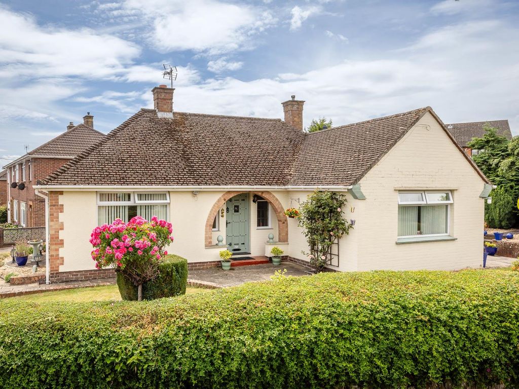 2 bed detached bungalow for sale in Kimberley Drive, Lydney GL15, £