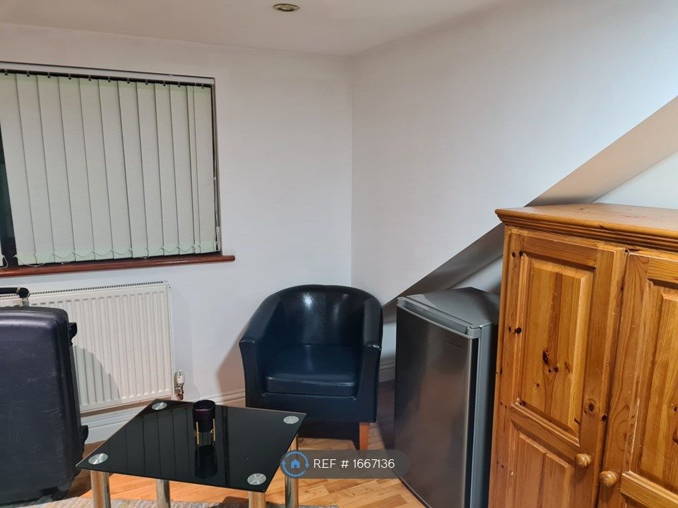Room to rent in Mighell Avenue, Ilford IG4 Zoopla