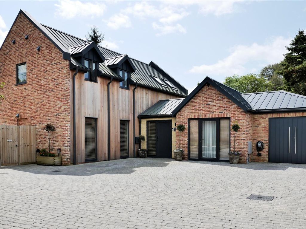 4 bed detached house for sale in Maiden Lane, Cherhill, Calne SN11 Zoopla