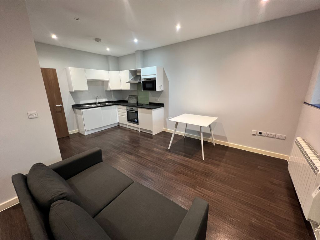 Studio to rent in Axis House, 242 Bath Road UB3, £1,100 pcm Zoopla