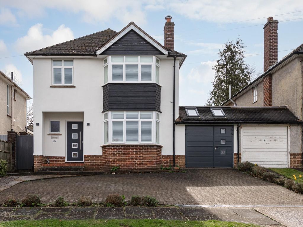 4 bed link detached house for sale in North View Crescent, Epsom KT18